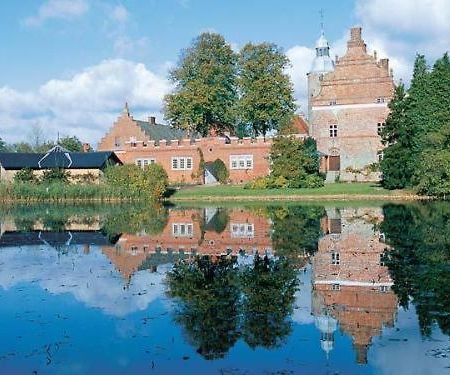 Broholm Castle Hotel Gudme Exterior photo